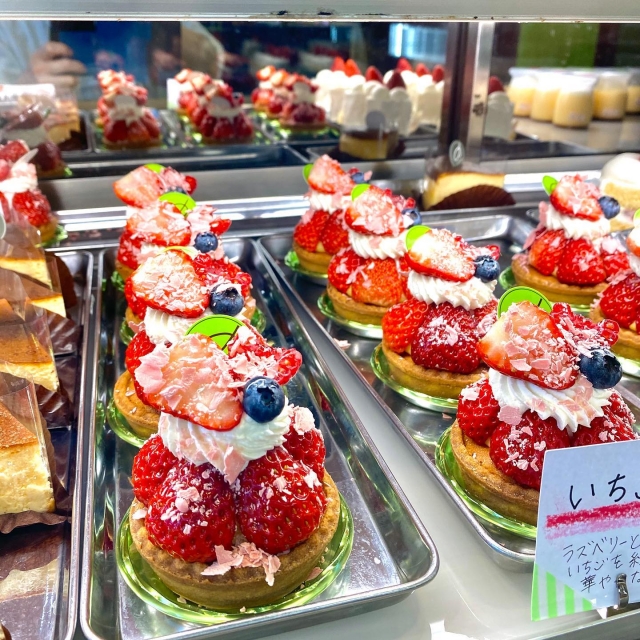 ラルブル 口がほころぶ美味しさと幸せを届けたい 富山県魚津市にあるケーキとパンのお店 ラルブル です